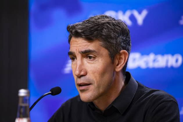 FC Porto v Lisboa e Benfica - Liga Portugal Betclic Bruno Lages, coach of SL Benfica, gives a press conference, PK, Pressekonferenz at the Estadio do Dragao after the match against FC Porto in Porto, Portugal, on April 6, 2025. PORTO Portugal Copyright: xRitaxFrancax originalFilename:franca-fcportov250406_npm0x