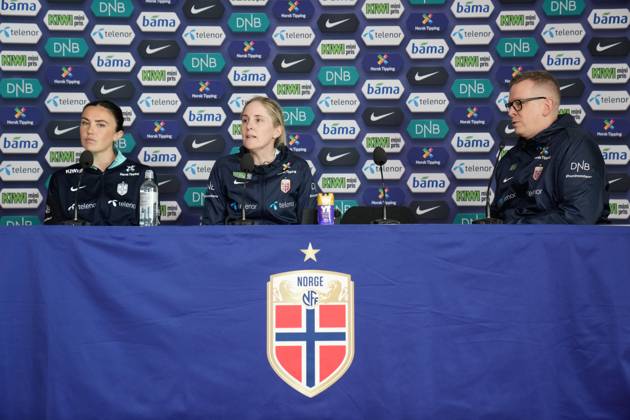 Football, training with Norways womens national football team Oslo 20250407 National team manager Gemma Grainger and Ingrid Syrstad Engen at a press conference for the match against France Photo Fredrik Varfjell NTB Oslo Norway EDITORIAL USE ONLY RESTRICTED USE FOR BETTING COMPANIES Copyright: xFredrikxVarfjellx xNTBx