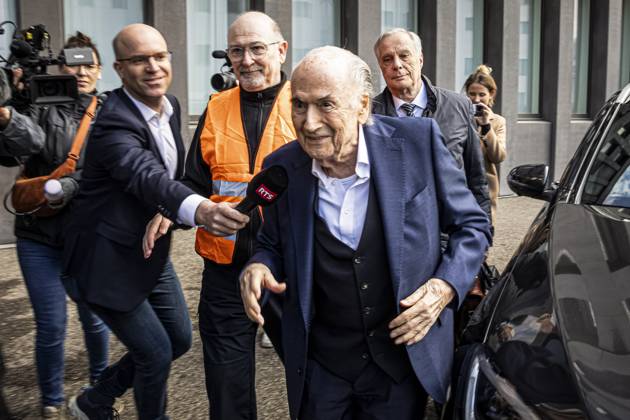 Former FIFA president Sepp Blatter reacts when leaving the courthouse after the verdict of an appeal by Swiss Attorney General s office against former UEFA and FIFA presidents over a suspected fraudulent payment, in Muttenz, Basel, on March 25, 2025 Muttenz Muttenz Court Basel Switzerland Copyright: x x2025xEurasiaxSportxImagesx jp-en-EuSpIm-ELY_Blatter_Platini_25mar2025_ZU002