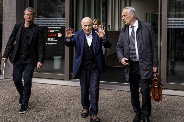 Former FIFA president Sepp Blatter reacts when leaving the courthouse after the verdict of an appeal by Swiss Attorney General s office against former UEFA and FIFA presidents over a suspected fraudulent payment, in Muttenz, Basel, on March 25, 2025 Muttenz Muttenz Court Basel Switzerland Copyright: x x2025xEurasiaxSportxImagesx jp-en-EuSpIm-ELY_Blatter_Platini_25mar2025_ZU011