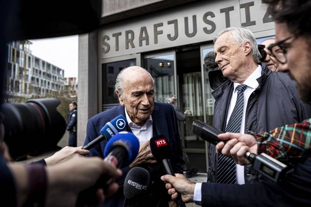 Former FIFA president Sepp Blatter reacts when leaving the courthouse after the verdict of an appeal by Swiss Attorney General s office against former UEFA and FIFA presidents over a suspected fraudulent payment, in Muttenz, Basel, on March 25, 2025 Muttenz Muttenz Court Basel Switzerland Copyright: x x2025xEurasiaxSportxImagesx jp-en-EuSpIm-ELY_Blatter_Platini_25mar2025_ZU013