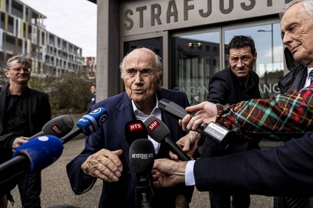 Former FIFA president Sepp Blatter reacts when leaving the courthouse after the verdict of an appeal by Swiss Attorney General s office against former UEFA and FIFA presidents over a suspected fraudulent payment, in Muttenz, Basel, on March 25, 2025 Muttenz Muttenz Court Basel Switzerland Copyright: x x2025xEurasiaxSportxImagesx jp-en-EuSpIm-ELY_Blatter_Platini_25mar2025_ZU017