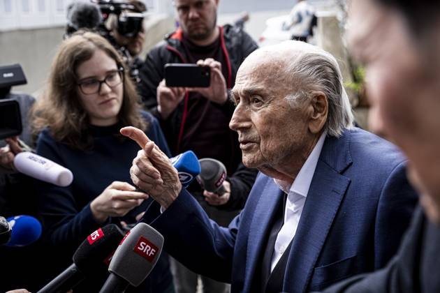 Former FIFA president Sepp Blatter reacts when leaving the courthouse after the verdict of an appeal by Swiss Attorney General s office against former UEFA and FIFA presidents over a suspected fraudulent payment, in Muttenz, Basel, on March 25, 2025 Muttenz Muttenz Court Basel Switzerland Copyright: x x2025xEurasiaxSportxImagesx jp-en-EuSpIm-ELY_Blatter_Platini_25mar2025_ZU019