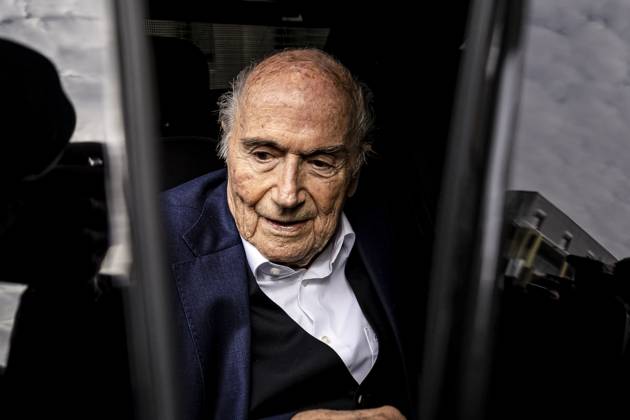Former FIFA president Sepp Blatter reacts when leaving the courthouse after the verdict of an appeal by Swiss Attorney General s office against former UEFA and FIFA presidents over a suspected fraudulent payment, in Muttenz, Basel, on March 25, 2025 Muttenz Muttenz Court Basel Switzerland Copyright: x x2025xEurasiaxSportxImagesx jp-en-EuSpIm-ELY_Blatter_Platini_25mar2025_ZU021