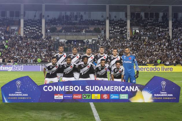 April 8, 2025, Rio de Janeiro, Rio de Janeiro, BRA: RIO DE JANEIRO, BRAZIL - APRIL 08: Players of Vasco da Gama pose for a photo prior the match between Vasco da Gama and Puerto Cabello as part of Copa CONMEBOL Sudamericana 2025 at Sao Januario Stadium on April 08, 2025 in Rio de Janeiro, Brazil. Rio de Janeiro BRA - ZUMAc227 20250408_zsp_c227_033 Copyright: xRuanoxCarneirox