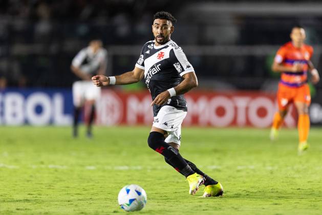 April 8, 2025, Rio de Janeiro, Rio de Janeiro, BRA: RIO DE JANEIRO, BRAZIL - APRIL 08: DIMITRI PAYET of Vasco da Gama kicks the ball during the match between Vasco da Gama and Puerto Cabello as part of Copa CONMEBOL Sudamericana 2025 at Sao Januario Stadium on April 08, 2025 in Rio de Janeiro, Brazil. Rio de Janeiro BRA - ZUMAc227 20250408_zsp_c227_040 Copyright: xRuanoxCarneirox