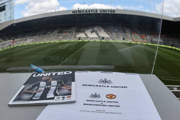 Premier League Newcastle United v Manchester United, ManU Todays match day program and official media pack during the Premier League match Newcastle United vs Manchester United at St. James s Park, Newcastle, United Kingdom, 13th April 2025 (Photo by Mark Cosgrove News Images) Newcastle St. James s Park Tyne and Wear United Kingdom Copyright: xMarkxCosgrove NewsxImagesx