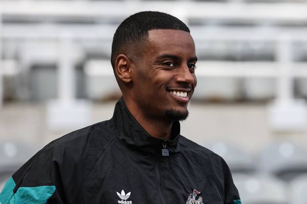 Premier League Newcastle United v Manchester United, ManU Alexander Isak of Newcastle United arrives during the Premier League match Newcastle United vs Manchester United at St. James s Park, Newcastle, United Kingdom, 13th April 2025 (Photo by Mark Cosgrove News Images) Newcastle St. James s Park Tyne and Wear United Kingdom Copyright: xMarkxCosgrove NewsxImagesx