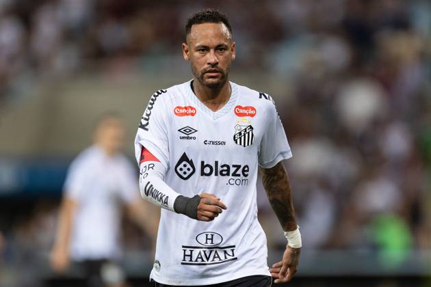 April 13, 2025, Rio de Janeiro, Rio de Janeiro, BRA: RIO DE JANEIRO, BRAZIL - APRIL 13: NEYMAR JR of Santos looks on during the match between Fluminense and Santos as part of Brasileirao 2025 at Maracana Stadium on April 13, 2025 in Rio de Janeiro, Brazil. Rio de Janeiro BRA - ZUMAc227 20250413_zsp_c227_045 Copyright: xRuanoxCarneirox