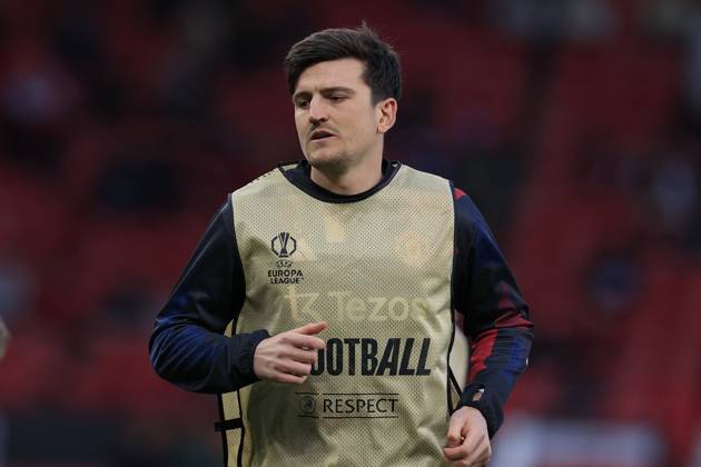Manchester United, ManU v Olympique Lyonnais Europa League 17 04 2025. Quarter Final leg 2 of 2 Harry Maguire (5) of Manchester United during the warm-up ahead of the Europa League quarter final second leg match between Manchester United and Olympique Lyonnais at Old Trafford, Manchester, England on 17 April 2025. Manchester Old Trafford Greater Manchester England Editorial use only , Copyright: xConorxMolloyx PSI-21857-0032