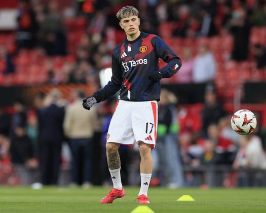 Manchester United, ManU v Olympique Lyonnais Europa League 17 04 2025. Quarter Final leg 2 of 2 Alejandro Garnacho (17) of Manchester United during the warm-up ahead of the Europa League quarter final second leg match between Manchester United and Olympique Lyonnais at Old Trafford, Manchester, England on 17 April 2025. Manchester Old Trafford Greater Manchester England Editorial use only , Copyright: xConorxMolloyx PSI-21857-0125