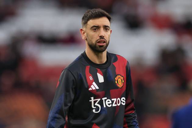 Manchester United, ManU v Olympique Lyonnais Europa League 17 04 2025. Quarter Final leg 2 of 2 Bruno Fernandes (8) of Manchester United during the warm-up ahead of the Europa League quarter final second leg match between Manchester United and Olympique Lyonnais at Old Trafford, Manchester, England on 17 April 2025. Manchester Old Trafford Greater Manchester England Editorial use only , Copyright: xConorxMolloyx PSI-21857-0128