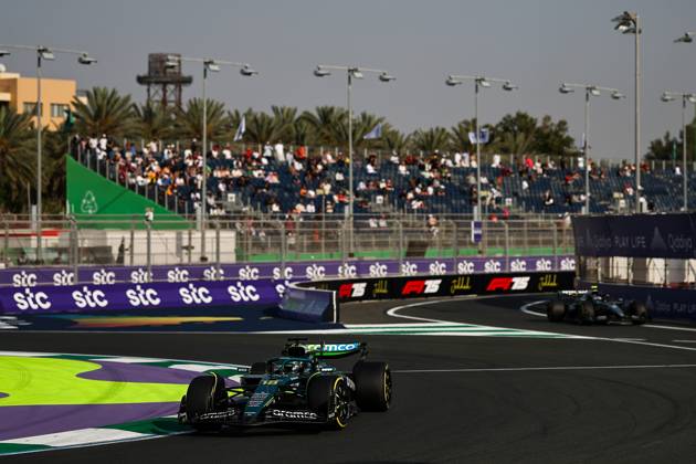 F1 Grand Prix Of Saudi Arabia: Practice Lance Stroll of Canada drives the (18) Aston Martin AMR25 Mercedes during the first practice ahead of the F1 Grand Prix of Saudi Arabia at Jeddah Corniche Circuit in Jeddah, Saudi Arabia, on April 18, 2025. Jeddah Mecca Saudi Arabia Copyright: xPaddockerx originalFilename:paddocker-f1grandp250418_npfU0