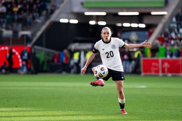 Elisa Senß Germany, 20 on the ball, GER, Germany vs Scotland, Womens national football team, UEFA Womens Nations League, Liga A, Matchday 4, 2024 2025 season, 08 04 2025 GER, Germany vs Scotland, Womens national football team, UEFA Womens Nations League, Liga A, Matchday 4, 2024 2025 season, 08 04 2025 Wolfsburg Copyright: xEibner-Pressefoto Memmlerx EP_MMR