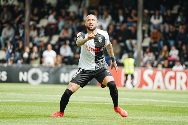 April 18, 2025, Faro, Portugal - Liga Portugal Betclic, Round 30, SC Farense v Boavista FC, 6 Angelo Neto of SC Farense in action during the football match between SC Farense and Boavista FC Copyright: xNunoxPiresxVelosox