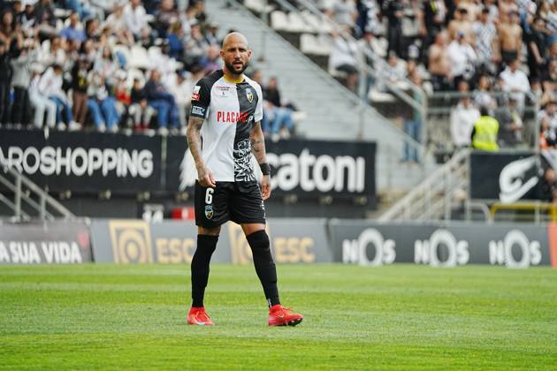 April 18, 2025, Faro, Portugal - Liga Portugal Betclic, Round 30, SC Farense v Boavista FC, 6 Angelo Neto of SC Farense in action during the football match between SC Farense and Boavista FC Copyright: xNunoxPiresxVelosox
