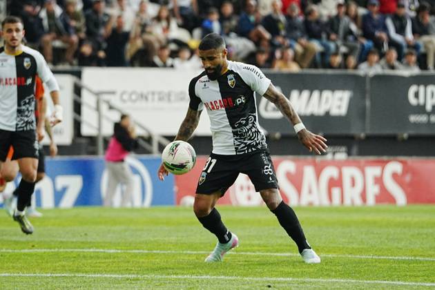 April 18, 2025, Faro, Portugal - Liga Portugal Betclic, Round 30, SC Farense v Boavista FC, 31 Derick Poloni of SC Farense in action during the football match between SC Farense and Boavista FC Copyright: xNunoxPiresxVelosox