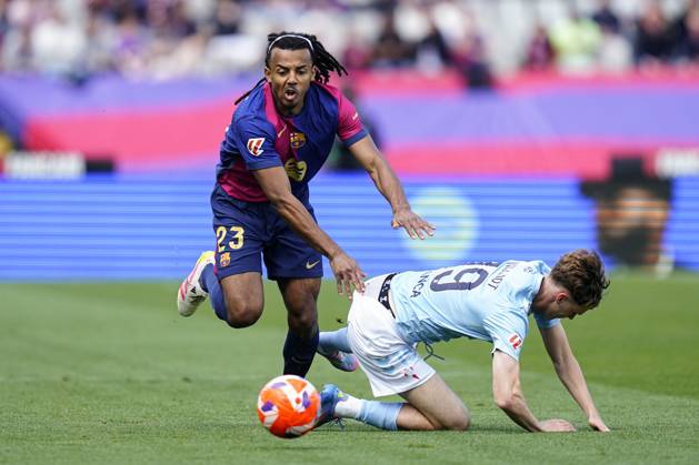 FC Barcelona, Barca - RC Celta. La Liga EA Sports match. Date 32 Jules Kounde of FC Barcelona and Williot Swedberg of RC Celta during the La Liga EA Sports match between FC Barcelona and RC Celta played at Lluis Companys Stadium on 19 April 2025 in Barcelona, Spain. kpng Copyright: xSergioxRuizx xImagox PS_250419_BAR_CEL_013