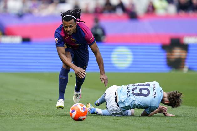 FC Barcelona, Barca - RC Celta. La Liga EA Sports match. Date 32 Jules Kounde of FC Barcelona and Williot Swedberg of RC Celta during the La Liga EA Sports match between FC Barcelona and RC Celta played at Lluis Companys Stadium on 19 April 2025 in Barcelona, Spain. kpng Copyright: xSergioxRuizx xImagox PS_250419_BAR_CEL_014