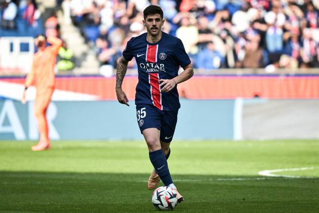 Ligue 1 PSG vs Havre AC - FA Paris Saint-Germain’s defender Lucas Beraldo controls the ball during the French L1 football match between Paris Saint-Germain and Havre AC at the Parc des Princes stadium in Paris on Avril 19, 2025. Photo by Firas Abdullah ABACAPRESS.COM Paris Île-de-France France Copyright: xAbdullahxFiras ABACAx