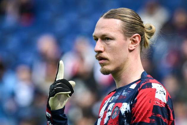 Ligue 1 PSG vs Havre AC - FA Paris Saint-Germain’s goalkeeper Matvey Safonov warms up before the French L1 football match between Paris Saint-Germain and Havre AC at the Parc des Princes stadium in Paris on Avril 19, 2025. Photo by Firas Abdullah ABACAPRESS.COM Paris Île-de-France France Copyright: xAbdullahxFiras ABACAx