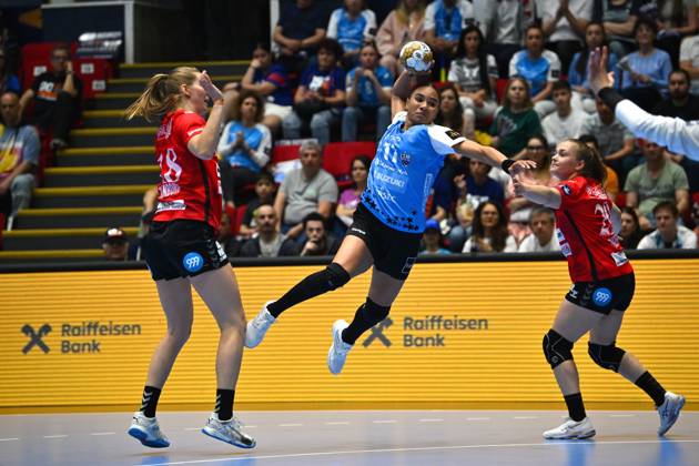 CSM Bucharest vs Team Esbjerg Elizabeth Omoregie of CSM Bucharest in action during the EHF Champions League Women 2024 25 Quarter-finals game between CSM Bucharest and Team Esbjerg in Bucharest, April 20, 2025. Alex Nicodim Imago Images Copyright: xAlexxNicodimx