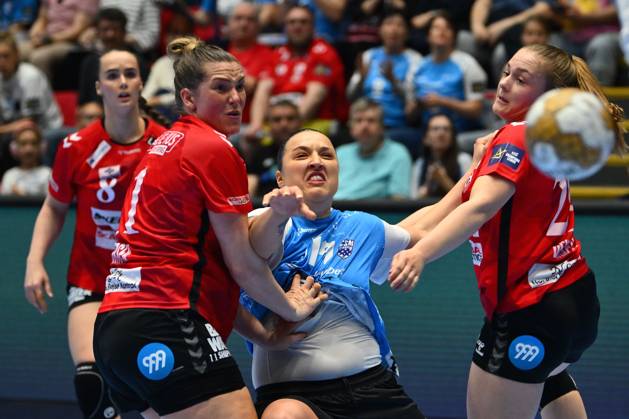 CSM Bucharest vs Team Esbjerg Evelina Eriksson of CSM Bucharest in action during the EHF Champions League Women 2024 25 Quarter-finals game between CSM Bucharest and Team Esbjerg in Bucharest, April 20, 2025. Alex Nicodim Imago Images Copyright: xAlexxNicodimx