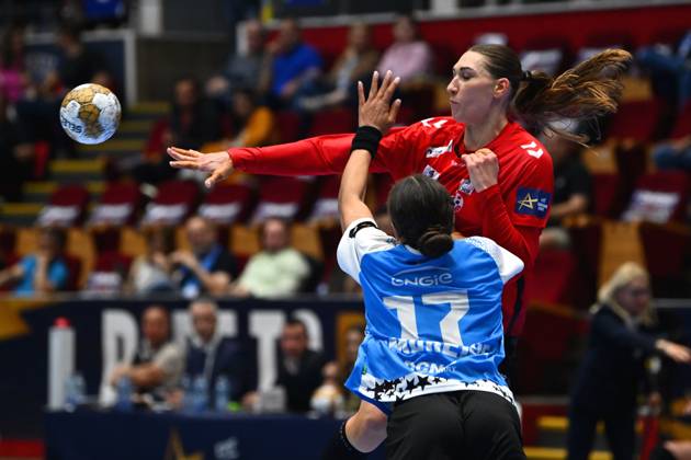 Sport Bilder des Tages CSM Bucharest vs Team Esbjerg Anna Ostrup of Team Esbjerg in action during the EHF Champions League Women 2024 25 Quarter-finals game between CSM Bucharest and Team Esbjerg in Bucharest, April 20, 2025. Alex Nicodim Imago Images Copyright: xAlexxNicodimx