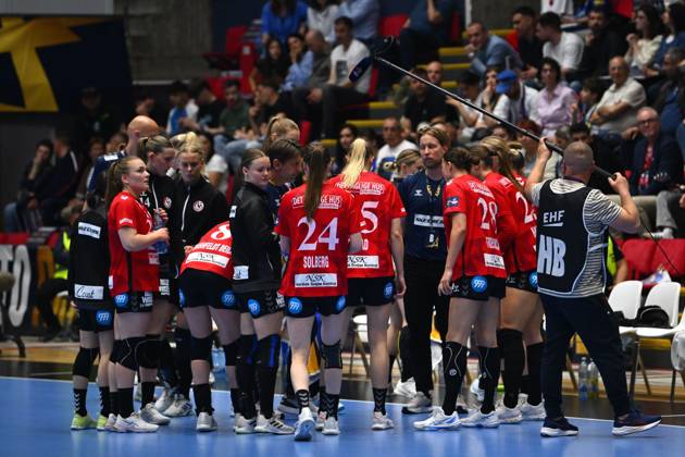 CSM Bucharest vs Team Esbjerg Team Esbjerg in action during the EHF Champions League Women 2024 25 Quarter-finals game between CSM Bucharest and Team Esbjerg in Bucharest, April 20, 2025. Alex Nicodim Imago Images Copyright: xAlexxNicodimx
