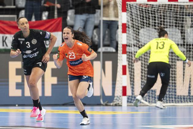 EHF Champions League Odense Handball FTC Rail Cargo Hungaria Elma Halilcevic, Odense Handball reacts during the EHF Champions League quarter final between Odense Handball and FTC Rail Cargo Hungaria at Sydbank Arena in Odense on Sunday, April 20, 2025 The match ended 27 27 Photo Frank Cilius Ritzau Scanpix , Aabenraa Denmark Sydbank Arena  Copyright: FrankxCilius FrankxCiliusx spdk20250420-175205-L