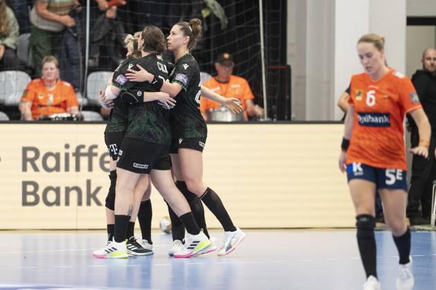 EHF Champions League Odense Handball FTC Rail Cargo Hungaria Dragana Cvijic and Emily Bölk, FTC Rail Cargo Hungaria reacts after the EHF Champions League quarter final between Odense Handball and FTC Rail Cargo Hungaria at Sydbank Arena in Odense on Sunday, April 20, 2025 The match ended 27 27 Photo Frank Cilius Ritzau Scanpix , Aabenraa Denmark Sydbank Arena  Copyright: FrankxCilius FrankxCiliusx spdk20250420-175213-L
