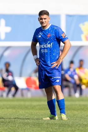April 5, 2025, Lisbon, Lisbon, Portugal: Belenenses defender from Portugal DIOGO BRASIDO (5) in action during the game for Liga 3 between Atletico and Belenenses at Estadio da Tapadinha Lisbon Portugal - ZUMAs359 20250405_zsp_s359_035 Copyright: xAlexandrexdexSousax