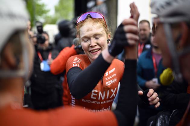 Dutch Puck Pieterse of Fenix-Deceuninck celebrates with teammeates after winning the women s race of the La Fleche Wallonne , one day cycling race (Waalse Pijl - Walloon Arrow), 140,7 km from Ciney to Huy, Wednesday 23 April 2025. JASPERxJACOBS  x121661923x