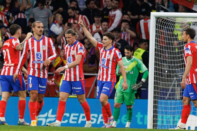 Julian Alvarez seen celebrating after scoring goal during LaLiga EA SPORTS game between teams of Atletico de Madrid and Rayo Vallecano at Estadio Civitas Metropolitano (Maciej Rogowski) Madrid Estadio Civitas Metropolitano Spain Copyright: xMaciejxRogowskix MROGOWSKI_atletirayo2425-45