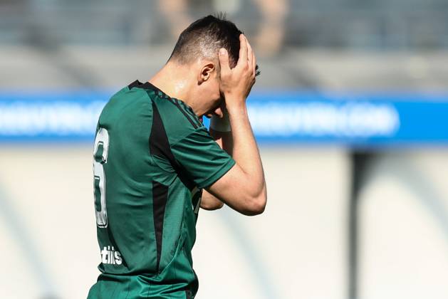 Standard s Sotiris Alexandropoulos reacts during a soccer match between Oud-Heverlee Leuven and Standard de Liege, Saturday 26 April 2025 in Leuven, on day 6 (out of 10) of the Europe Play-offs of the 2024-2025 Jupiler Pro League first division of the Belgian championship. BRUNOxFAHY x121912474x