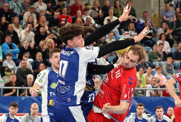 26 04 2025, Germany, Bietigheim, Handball 1 Bundesliga, SG BBM Bietigheim vs ThSV Eisenach, f l Marko Grgic ThSV , Tom Wolf BBM