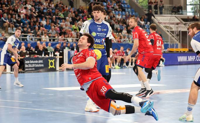 26 04 2025, Germany, Bietigheim, Handball 1 Bundesliga, SG BBM Bietigheim vs ThSV Eisenach, f l Jonathan Fischer BBM , Marko Grgic ThSV