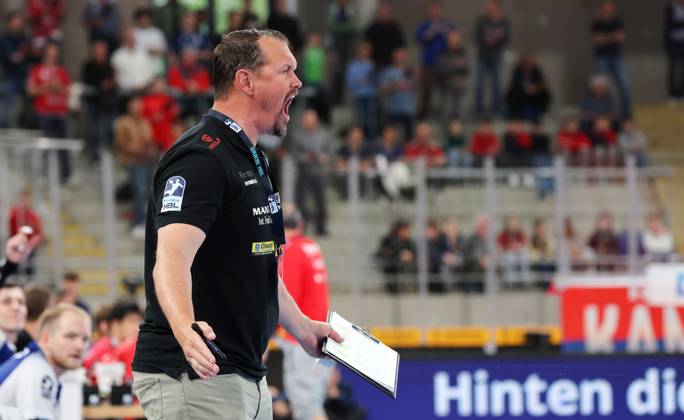 26 04 2025, Germany, Bietigheim, Handball 1 Bundesliga, SG BBM Bietigheim vs ThSV Eisenach, ThSV coach Misha Kaufmann