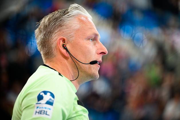 Bietigheim HBL 24 25 SG BBM Bietigheim THSV Eisenach Referee Robert Schulze Bietigheim Bissingen Egetrans Arena Baden Württemberg Germany