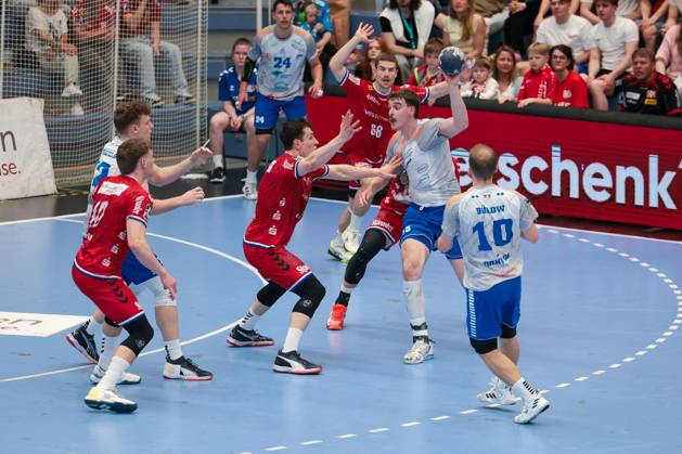 27 04 2025, 2 Handball Bundesliga, 29 Matchday, TuSEM Essen Dessau Rosslauer HV, f l Christian Wilhelm TuSEM Essen , Tim Mast TuSEM Essen , Marcel Nowak Dessau Rosslauer HV 06 , Vincent Bülow Dessau Rosslauer HV 06 , Essen Am Hallo NRW Germany xRHR PHOTO DEx Copyright: DennisxEwert RHR-FOTOx RHR-FOTO DE