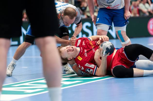 27 04 2025, 2 Handball Bundesliga, 29 Matchday, TuSEM Essen Dessau Rosslauer HV, Oskar Kostuj TuSEM Essen screams in pain, Essen Am Hallo NRW Germany xRHR PHOTO DEx Copyright: DennisxEwert RHR-FOTOx RHR-FOTO DE