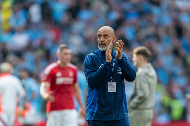 Nuno Espirito Santo, Manager of Nottingham Forest acknowledges the fans after his sides defeat during the FA Cup Semi Final match between Nottingham Forest and Manchester City at Wembley Stadium, London, England on 27 April 2025. Copyright: xGrantxWinterx 43090029