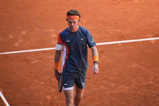 April 27, 2025, Madrid, Madrid, Spain: Andrey Rublev of Russia in action against Aleksander Bublik of Kazakhstan during the Mutua Madrid Open 2025, ATP, Tennis Herren Masters 1000 and WTA, Tennis Damen 1000 tennis tournament, celebrated at Caja Magica on April 27, 2025 in Madrid, Spain. Madrid Spain - ZUMAOpen 20250427_zaa_a181_067 Copyright: xOscarxJ.xBarrosox