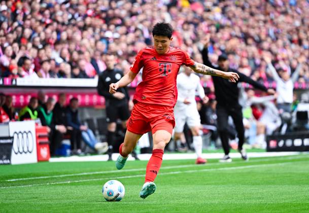 Min Jae Kim FC Bayern München in action during the Bundesliga match between FC Bayern München and 1 FSV Mainz 05, Allianz Arena on April 26, 2025 in Munich, Germany Photo by Silas Schüller DeFodi Images Min Jae Kim FC Bayern München controls the ball during the Bundesliga match between FC Bayern München and 1 FSV Mainz 05 at Allianz Arena on April 26, 2025 in Munich, Germany Photo by Silas Schüller DeFodi Images DFL regulations prohibit any use of photographs as image sequences and or quasi video Photo by Silas Schueller DeFodi Images