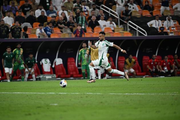 Al Ahli vs Al hilal - AFC Champions League Elite 2025 JEDDAH, SAUDI ARABIA - APRIL 29: Ali Majrashi of Al Ahli during the AFC Champions League Elite match betweenc al ahli saudi fc vs al hilal saudi at alinma bank stadium at king abdullah sports city.