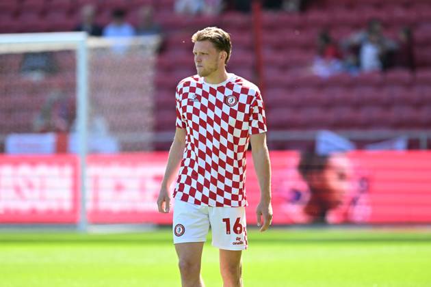 Bristol City v Preston North End EFL Sky Bet Championship 03 05 2025. Rob Dickie (16) of Bristol City warming up ahead of the EFL Sky Bet Championship match between Bristol City and Preston North End at Ashton Gate, Bristol, England on 3 May 2025. Bristol Ashton Gate Bristol England Editorial use only DataCo restrictions apply See www.football-dataco.com , Copyright: xGrahamxHuntx PSI-21997-0027