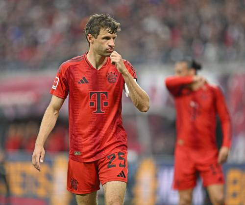 03 05 2025, Soccer 1 Bundesliga 2024 2025, Matchday 32, RB Leipzig FC Bayern Munich, in the Red Bull Arena Leipzig, Thomas Müller FC Bayern Munich pensive DFL and DFB regulations prohibit any use of photographs as image sequences and or quasi video