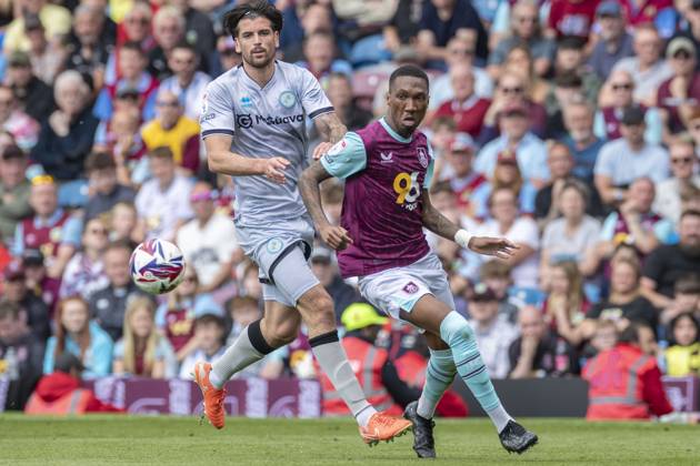 Burnley FC v Millwall FC - Sky Bet Championship Jaidon Anthony 11 of Burnley FC goes past the opponent during the Sky Bet Championship match between Burnley and Millwall at Turf Moor in Burnley, on May 3, 2025. Burnley Lancashire Copyright: xMIxNewsx originalFilename:0816155691st