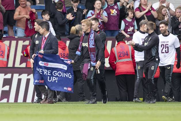 Burnley FC v Millwall FC - Sky Bet Championship Burnley F.C. celebrates promotion to the Premier League during the Sky Bet Championship match between Burnley and Millwall at Turf Moor in Burnley, on May 3, 2025. Burnley Lancashire Copyright: xMIxNewsx originalFilename:0816158494st