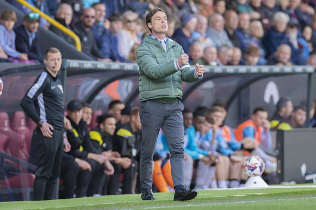 Burnley FC v Millwall FC - Sky Bet Championship Burnley FC manager Scott Parker is present during the Sky Bet Championship match between Burnley and Millwall at Turf Moor in Burnley, England, on May 3, 2025. Burnley Lancashire Copyright: xMIxNewsx originalFilename:0816158503st